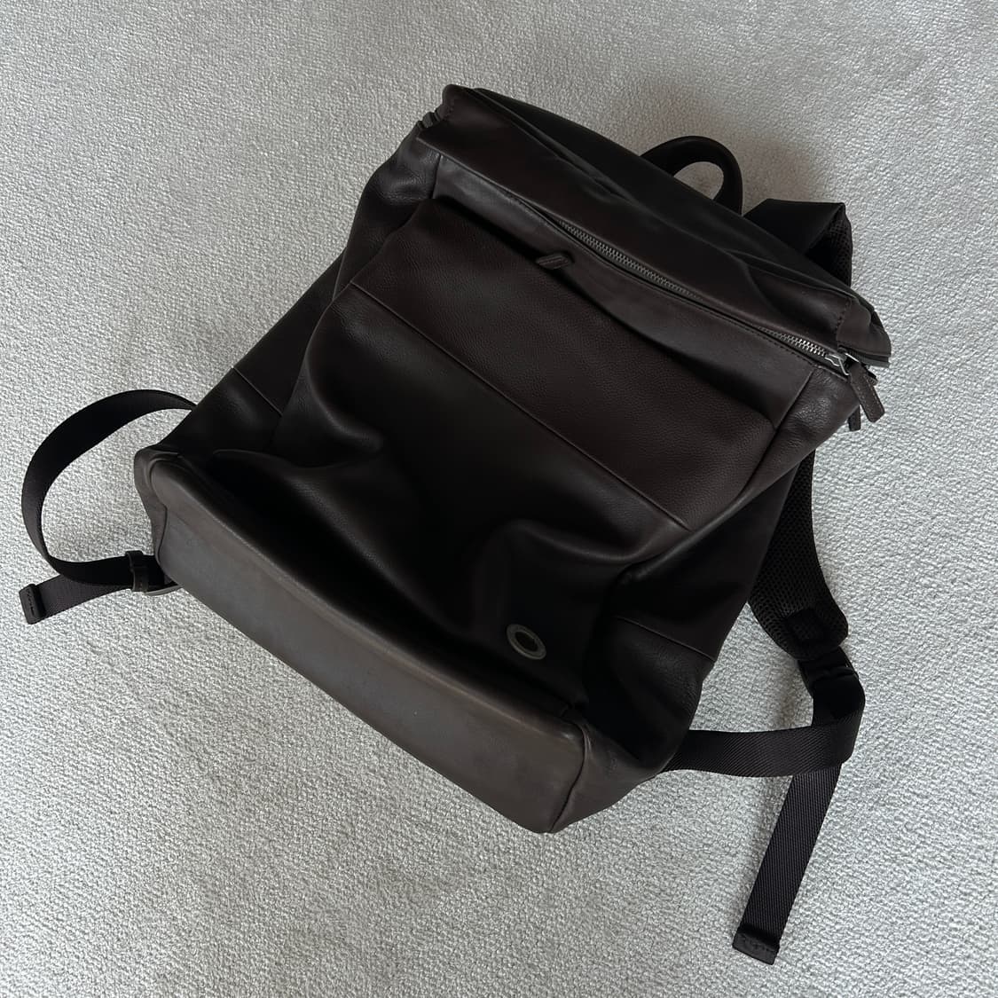 만다리나덕 가죽 다크브라운 백팩 상품이미지1