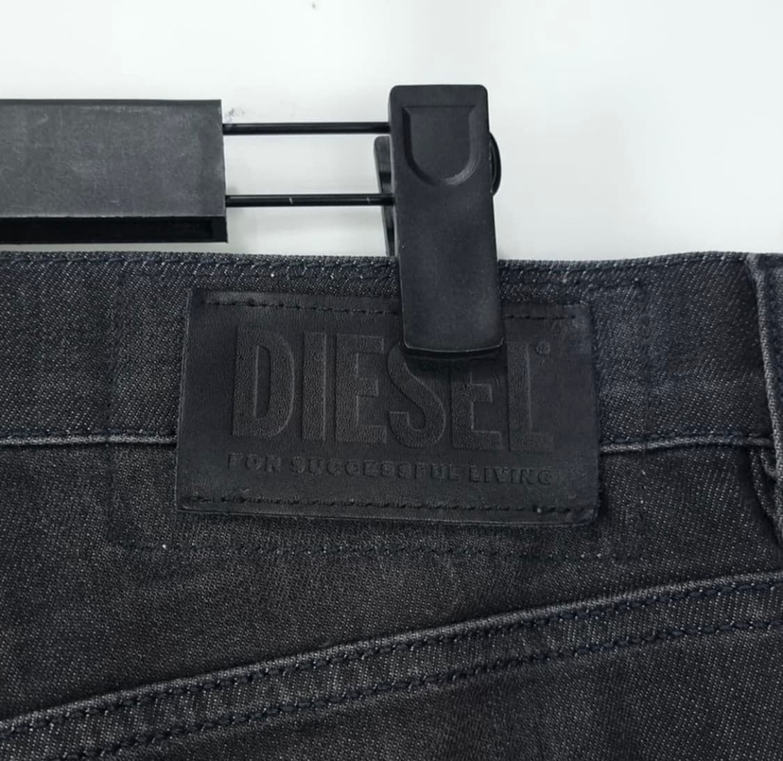 [DIESEL]  디젤 슬림핏 흑청 데님 팬츠 청바지 P01140 상품이미지4