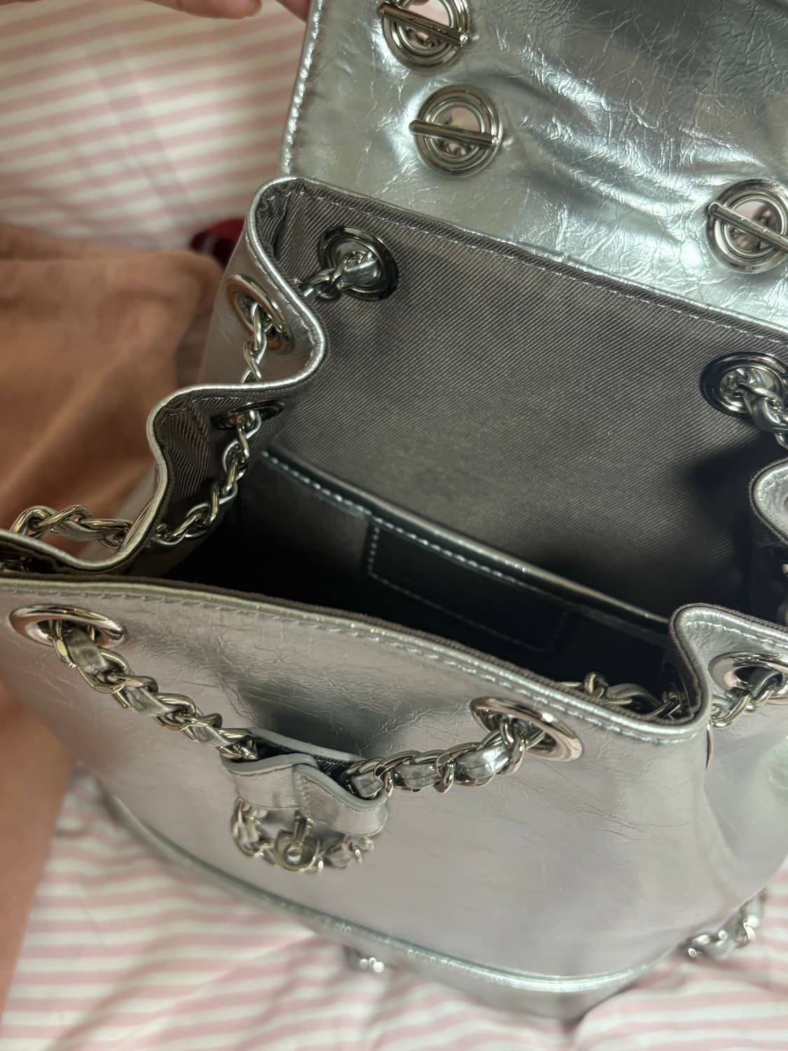 카디널레드 체인백팩 실버 상품이미지4