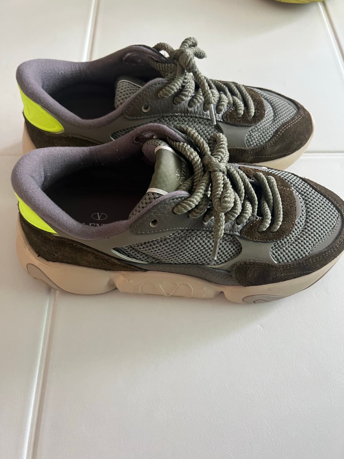 발렌티노 버블백 스니커즈 상품이미지5