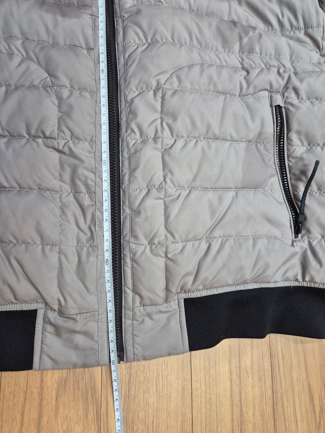 내셔널지오그래픽 경량 패딩 점퍼 XL사이즈 판매합니다. 색상은 OAK B 상품이미지6