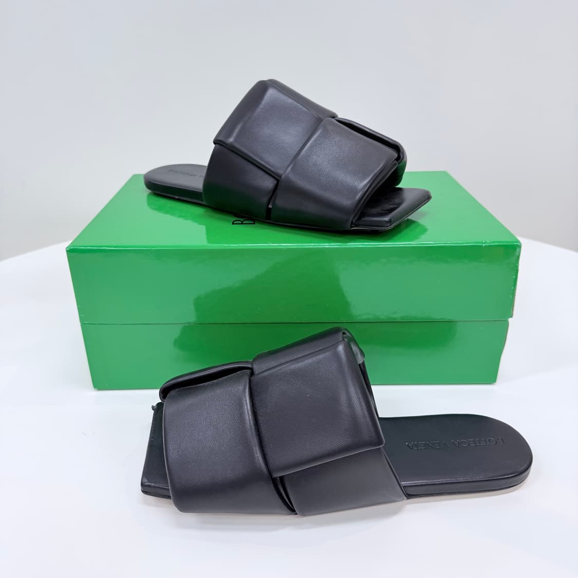 [S급/270] 보테가 베네타 패치 뮬 샌들 슬리퍼 블랙 상품이미지2