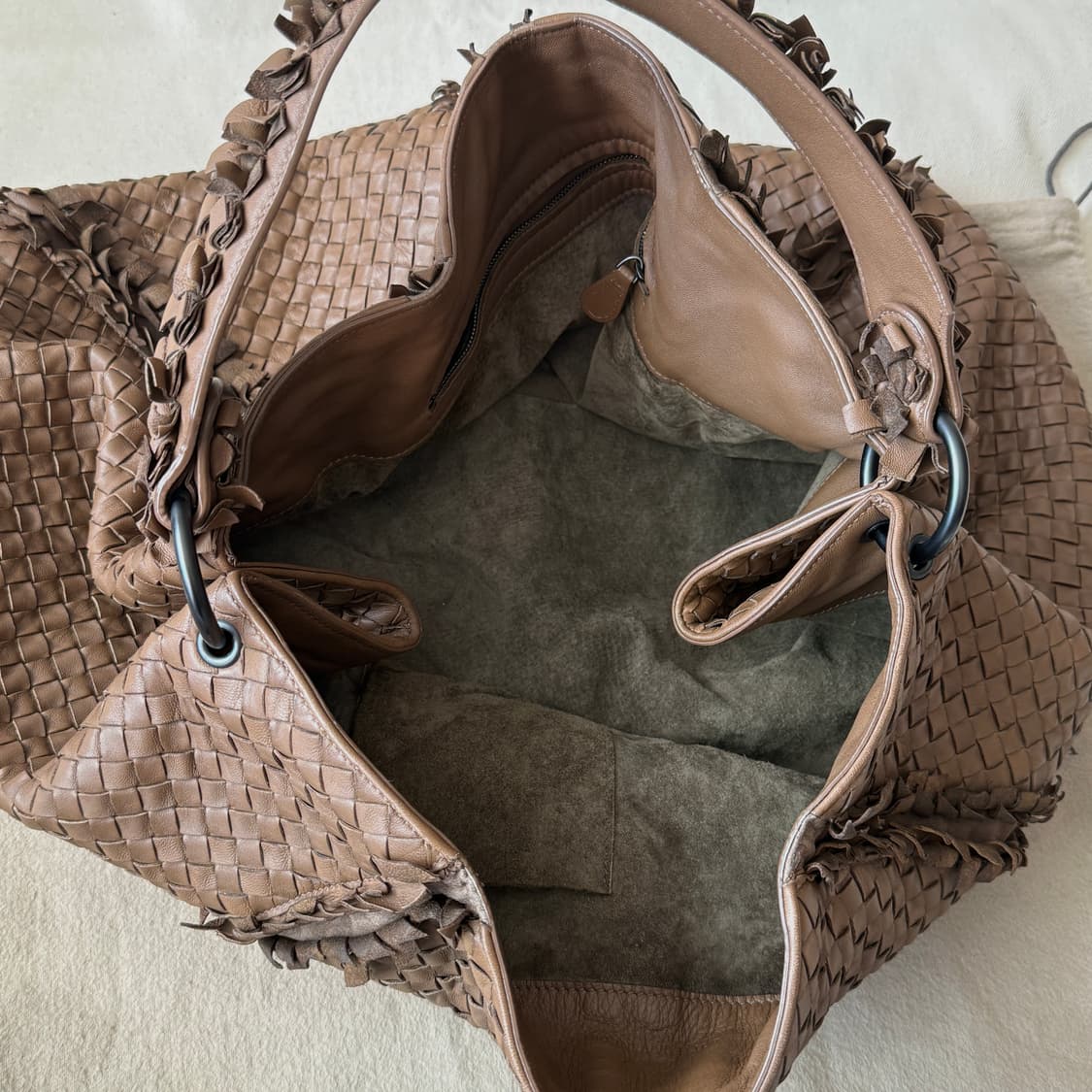 보테가 베네타 인트레치아토 라지 나파 프린지백 상품이미지7