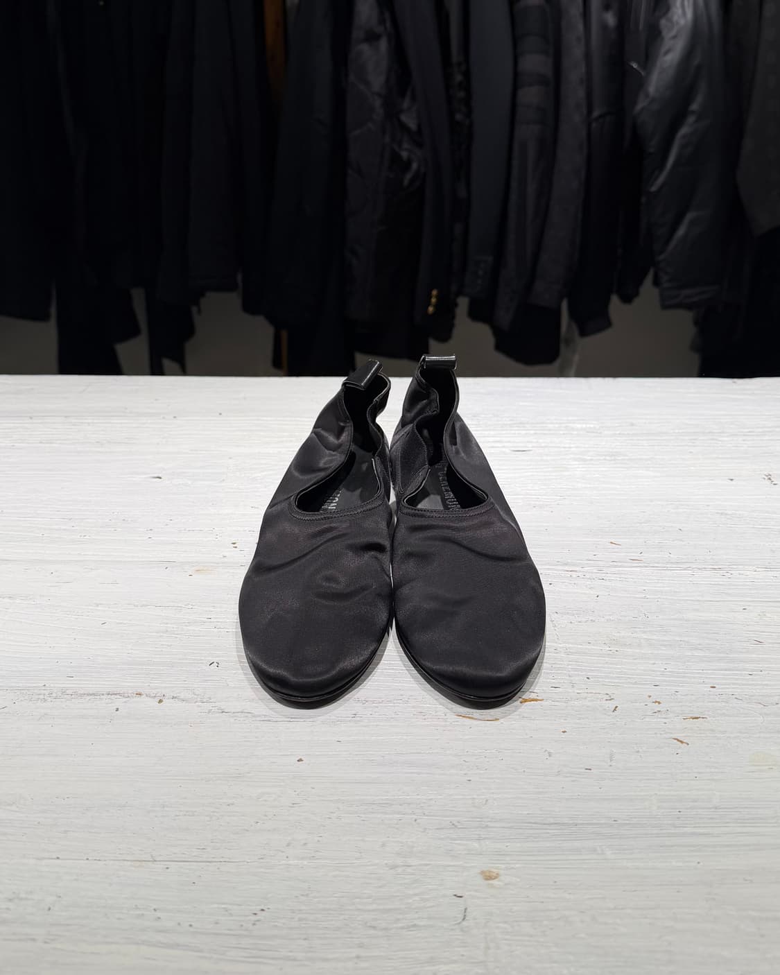 오프닝 세레모니 블랙 실버 달리아 새틴 슬립온 슈즈 상품이미지3