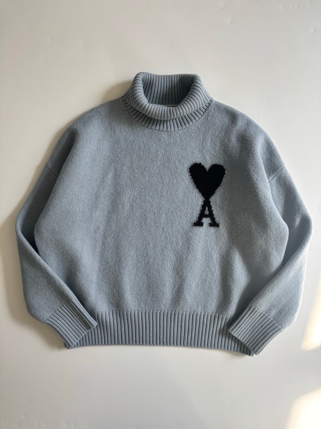 AMI 아미 스틸블루 인타르시아 터틀넥 니트 상품이미지4