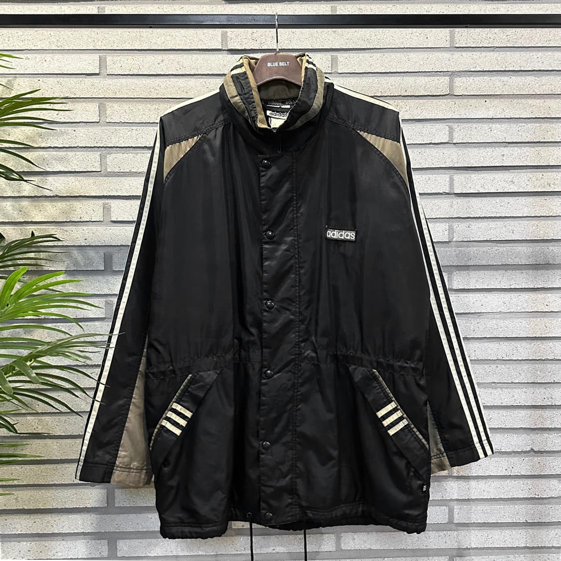 아디다스 하이넥 롱 점퍼 삼선 허리 밑단 스트링 디테일 블랙 상품이미지2