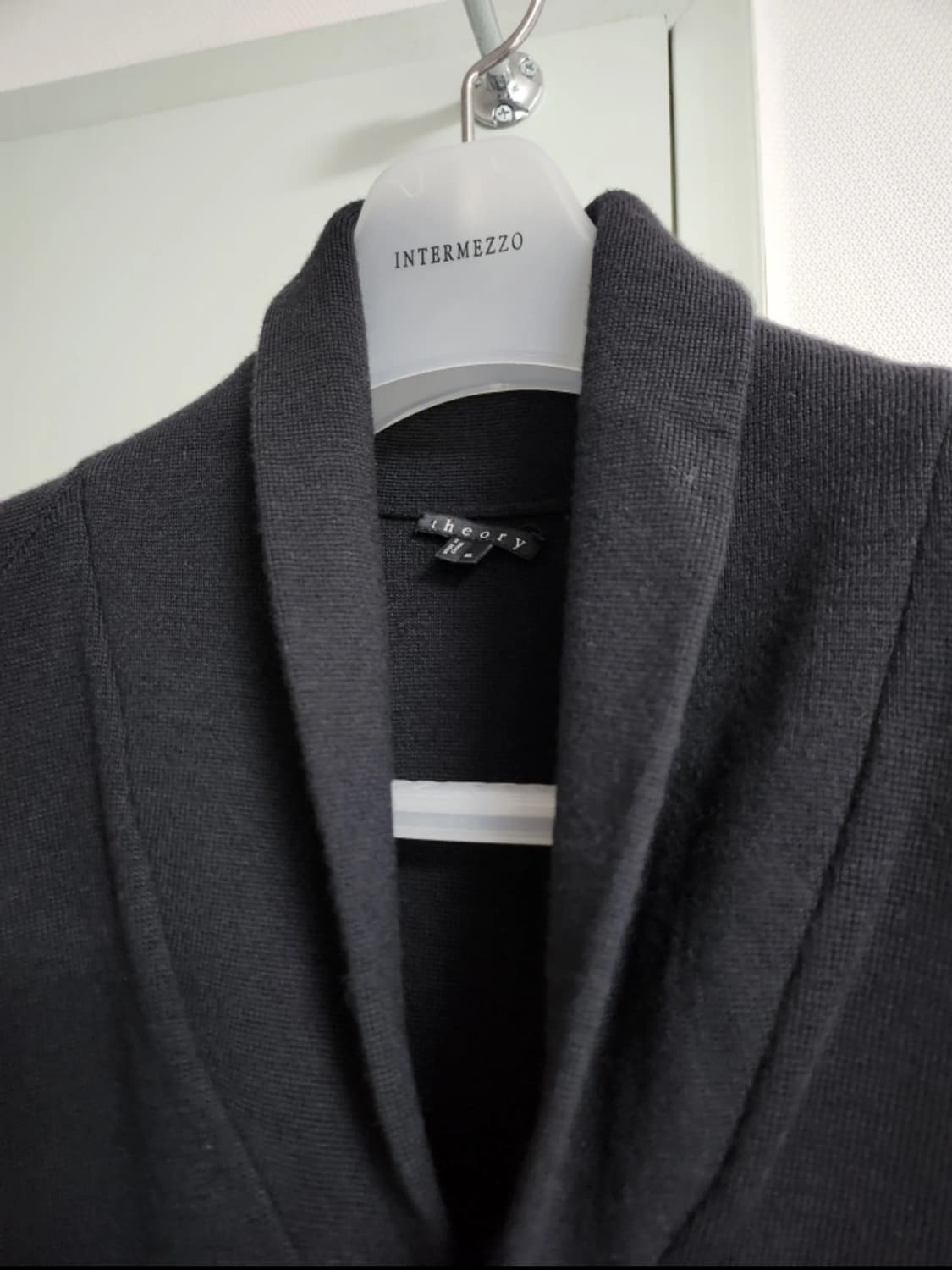 띠어리 숄카라 가디건 팝니다 상품이미지2