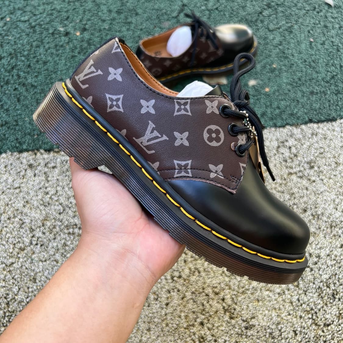 닥터 마텐스 마틴 1460 벡스 가죽 광택 미디엄 두꺼운 하단 X LV 상품이미지2