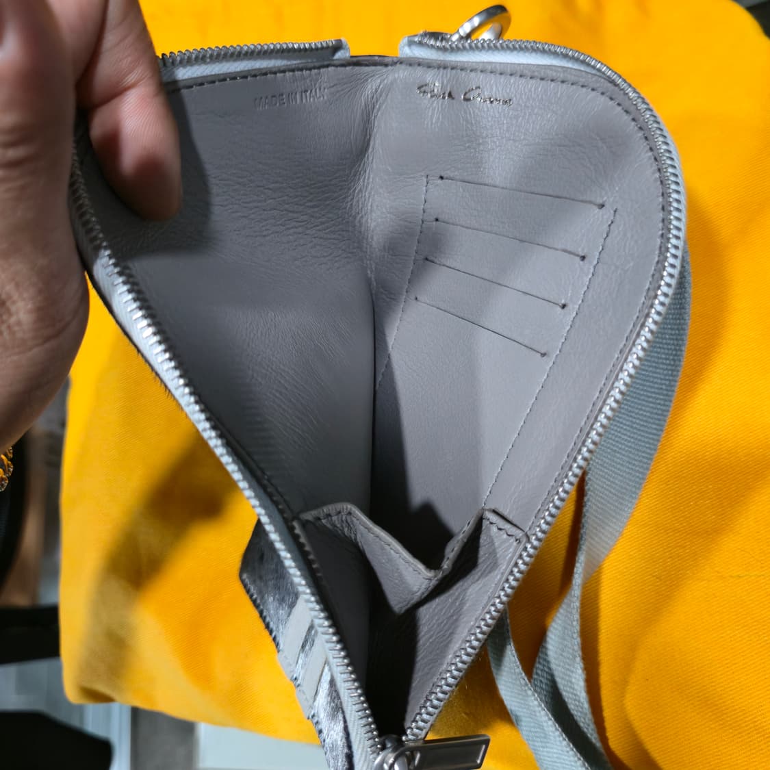 (정품) 릭 오웬스 카프 헤어 넥 월렛 - 상태 최상 상품이미지2