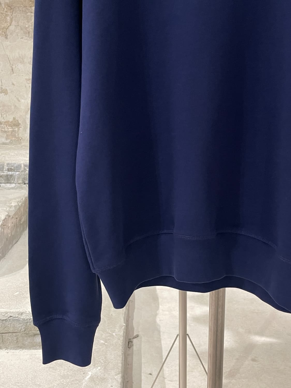 비비안 웨스트우드 네이비 블루 orb로고 래글런 스웻 셔츠 상품이미지4