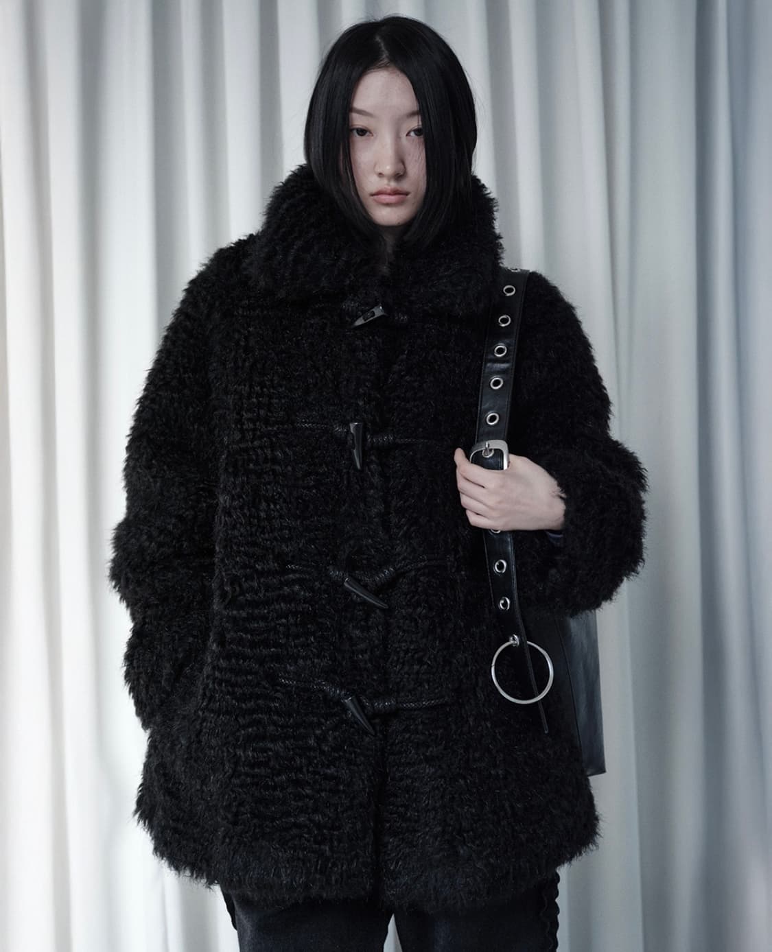 생긴스튜디오 퍼 자켓 블랙 상품이미지1