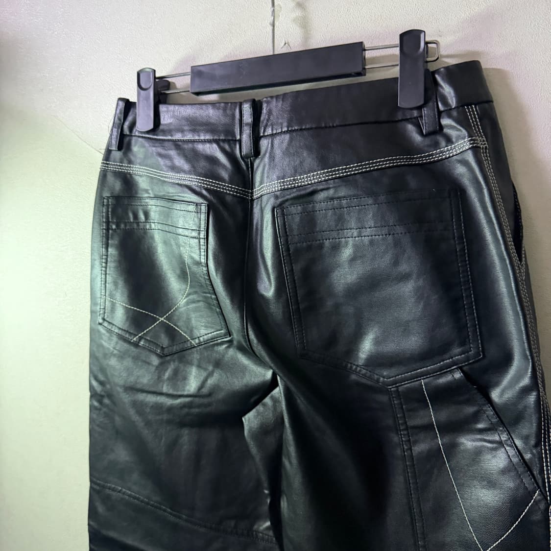 마뗑킴 블랙 레더팬츠 M (여성 55-66정도) 상품이미지5