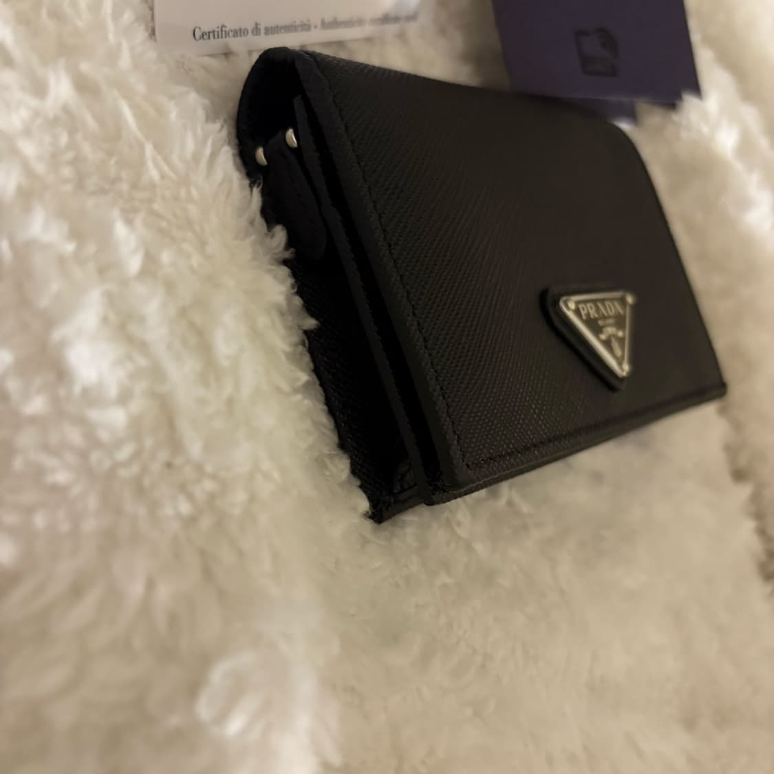 프라다 사피아노 트라이앵글 로고 반지갑 상품이미지3
