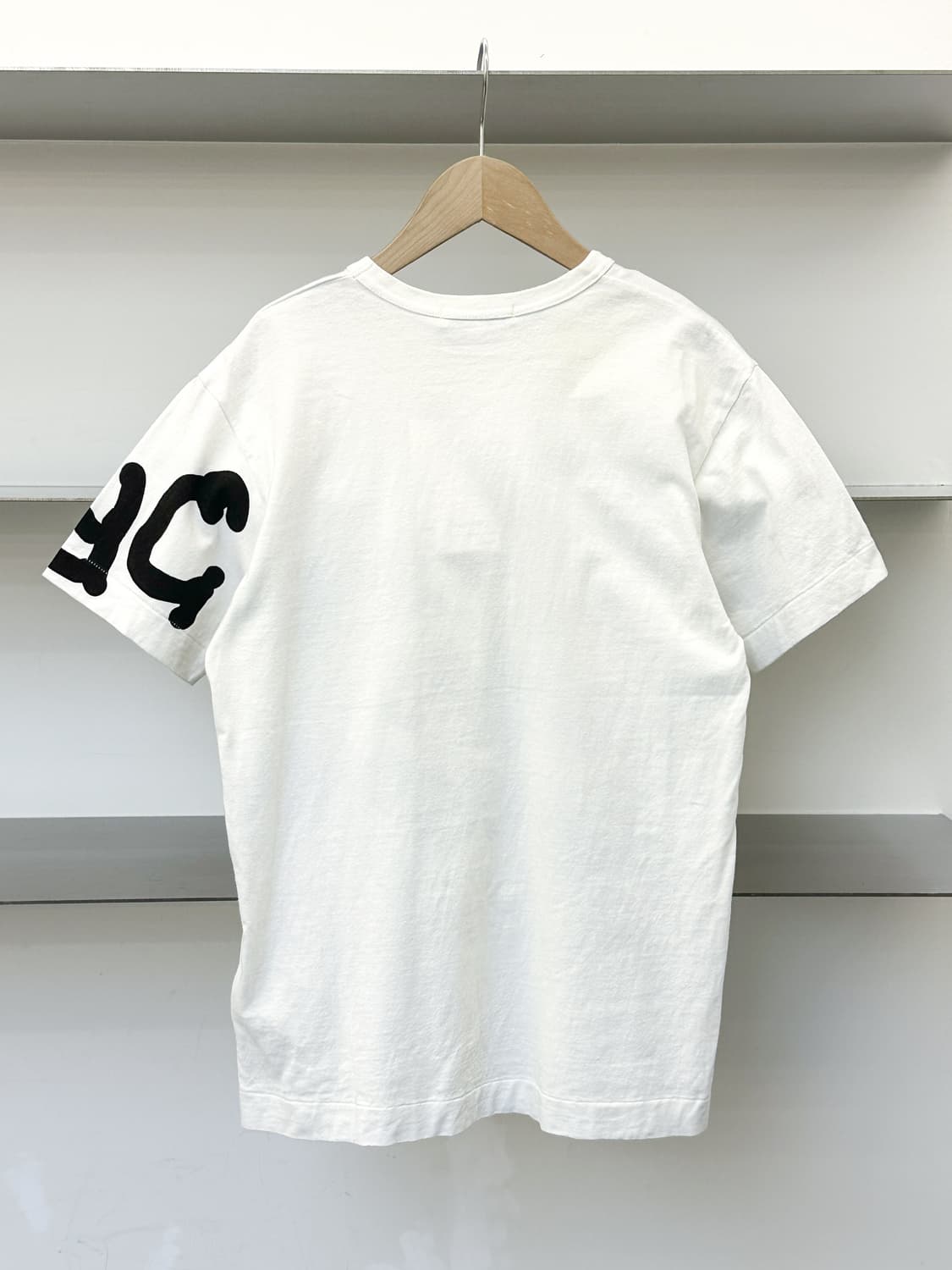 꼼데가르송 AD.2023 알리샤 예프 티셔츠 상품이미지3