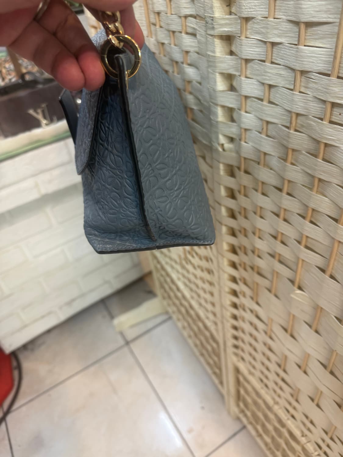 정품 로에베 애비뉴 애너그램 체인 숄더백 팝니다 상품이미지3