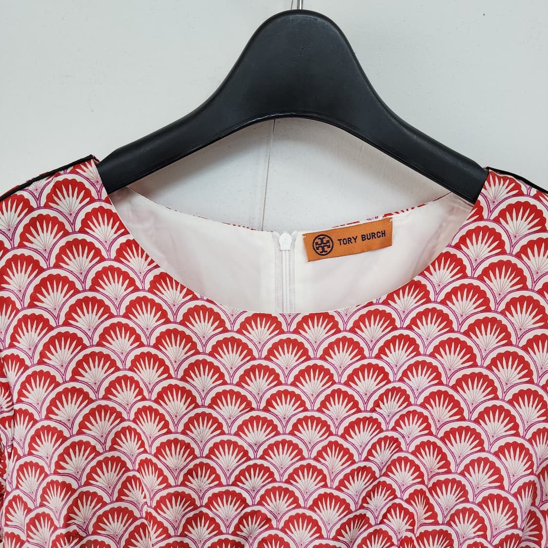 토리버치 레드 부채꼴 패턴 반팔 원피스 상품이미지2
