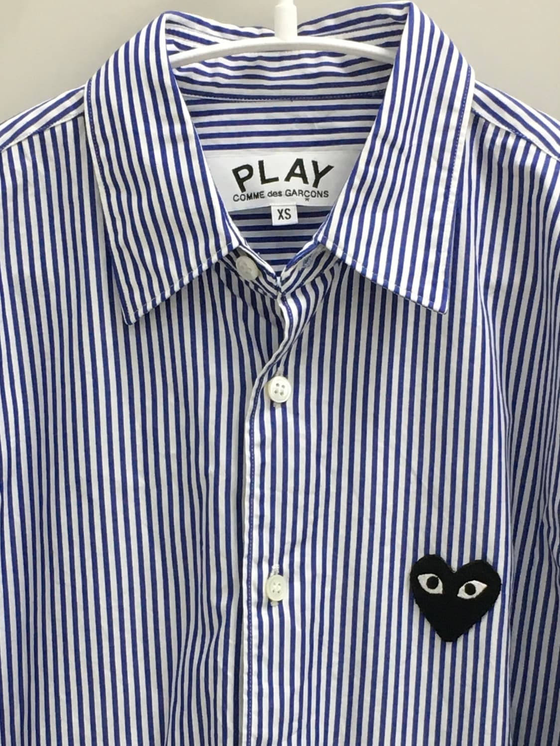 꼼데가르송 플레이 스트라이프 블랙 하트 셔츠 블루 상품이미지1