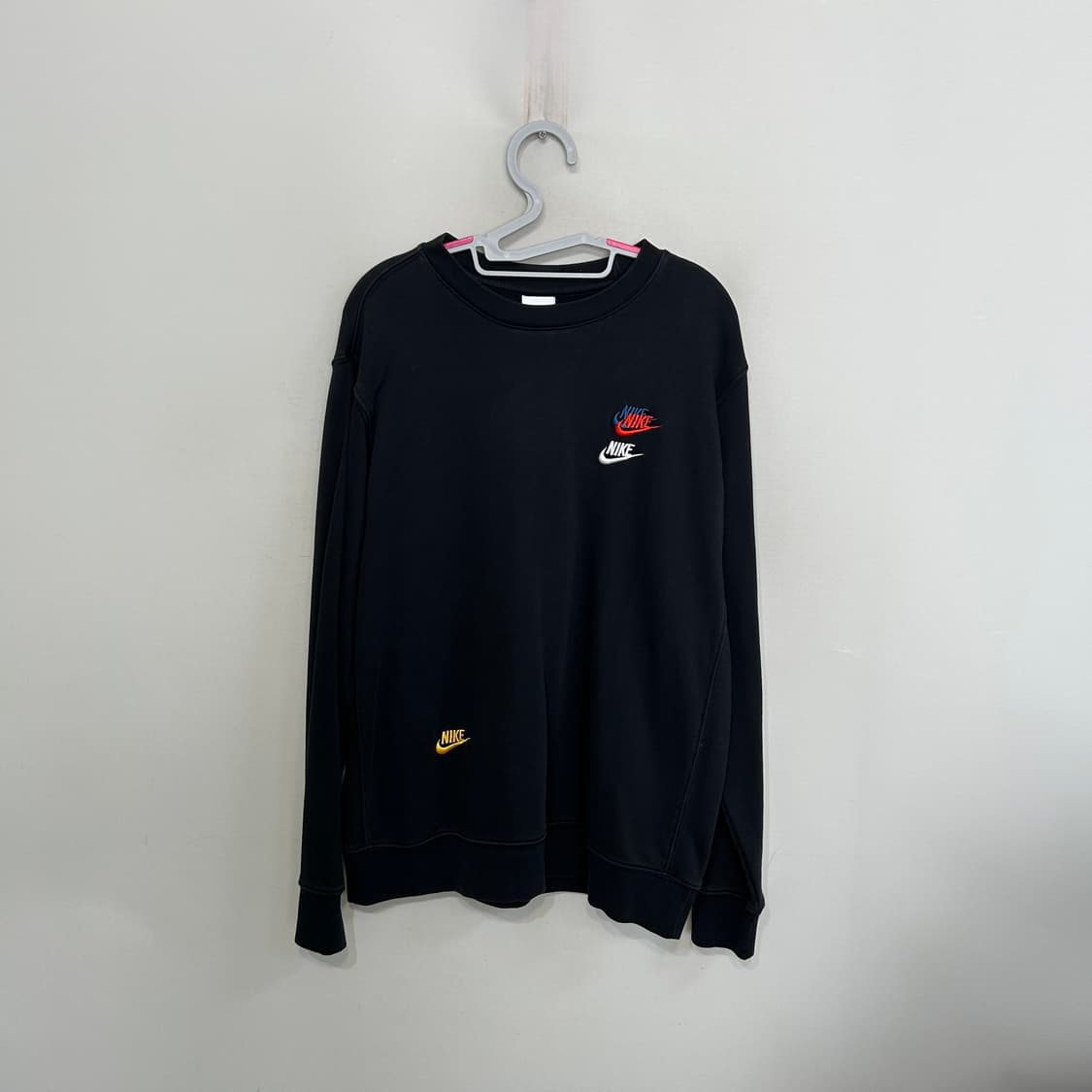 나이키 멀티 로고 맨투맨 105 블랙 상품이미지1