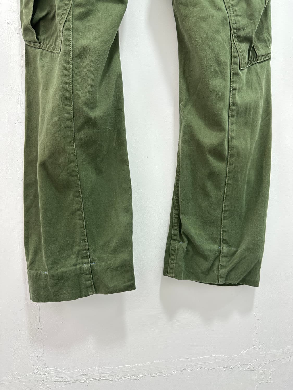 Grunge khaki multipocket curved jeans 상품이미지4