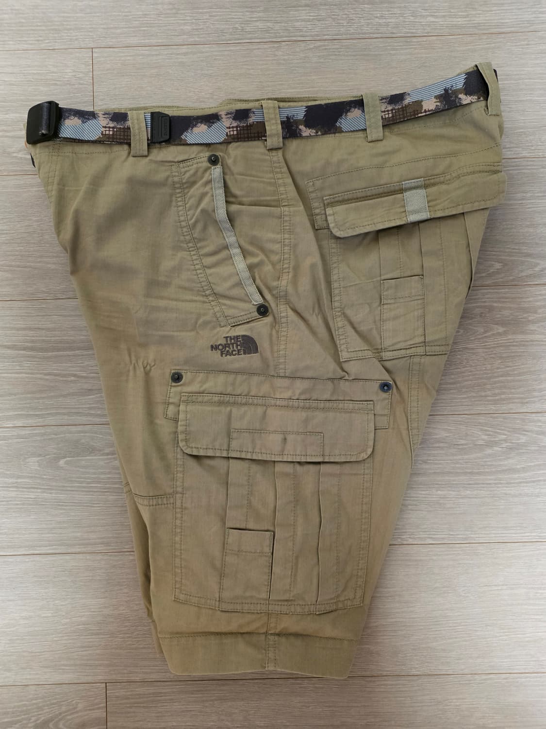 노스페이스 반바지 Beige 90 (XL)

 상품이미지3