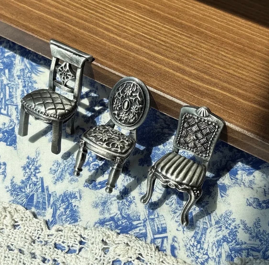 빈티지 주석 미니어처 체어 카드 홀더 상품이미지1