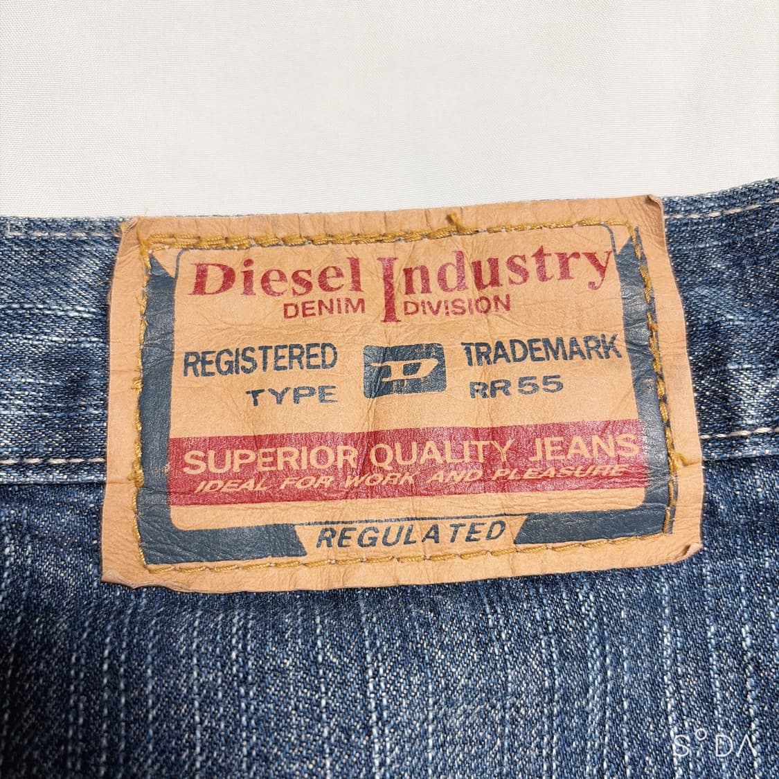 디젤 인더스트리 커브드 데님팬츠 34 상품이미지8