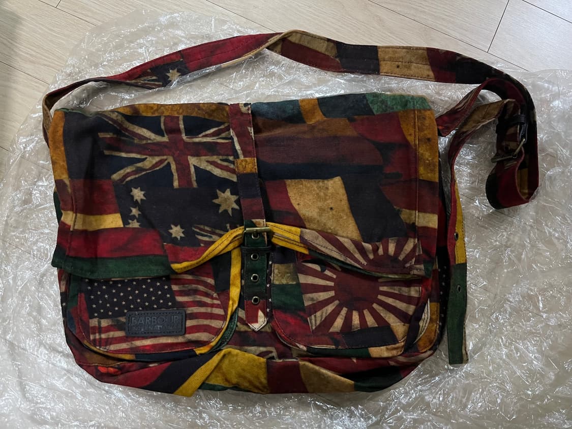 바버 인터내셔널 크로스백 상품이미지1