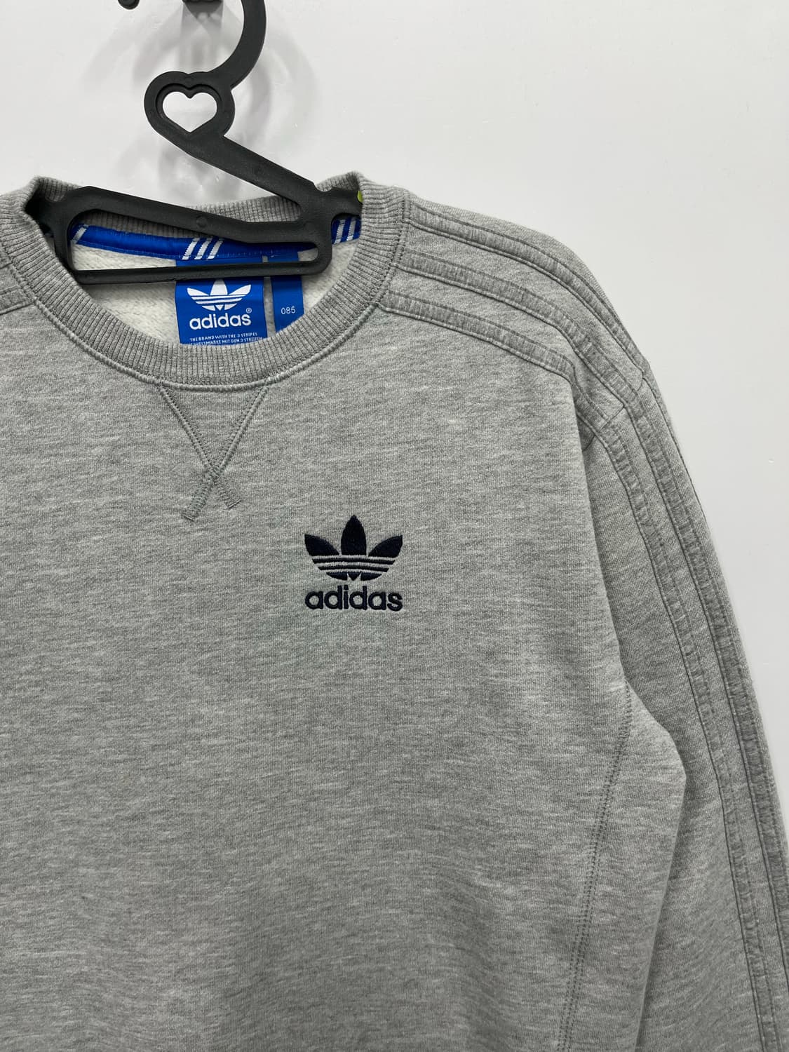 아디다스 그레이 라운드 맨투맨  상품이미지2