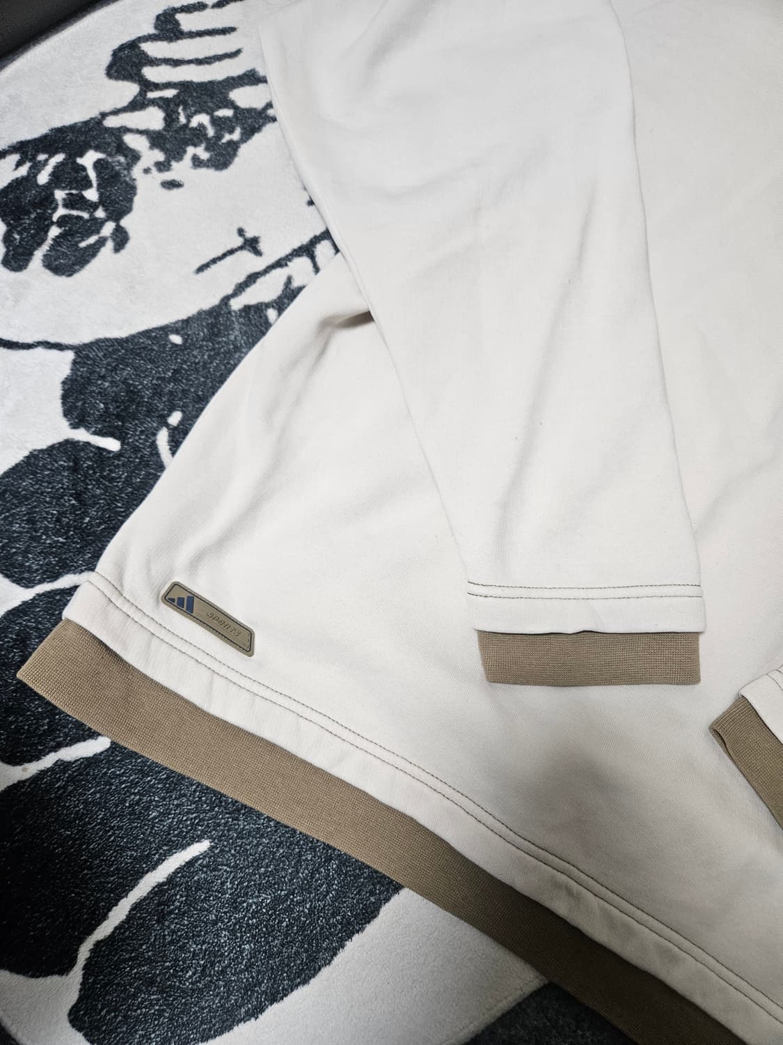 아디다스 자수 로고 레이어드 맨투맨 스웻셔츠 긴팔티 상품이미지3