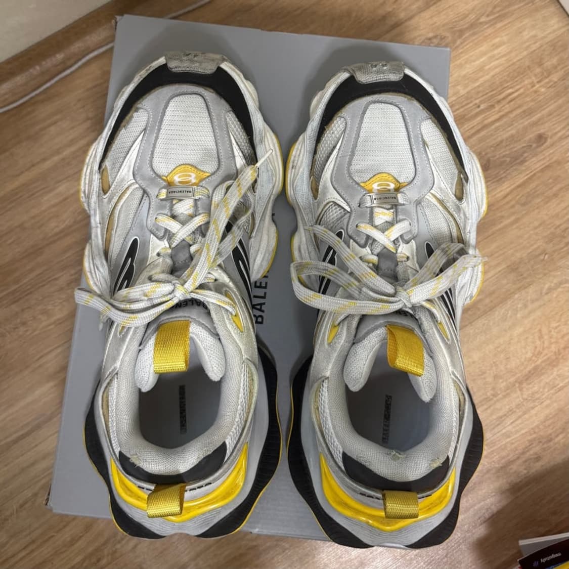 (44) 발렌시아가 카고 스니커즈 그레이 블랙 옐로우 상품이미지10