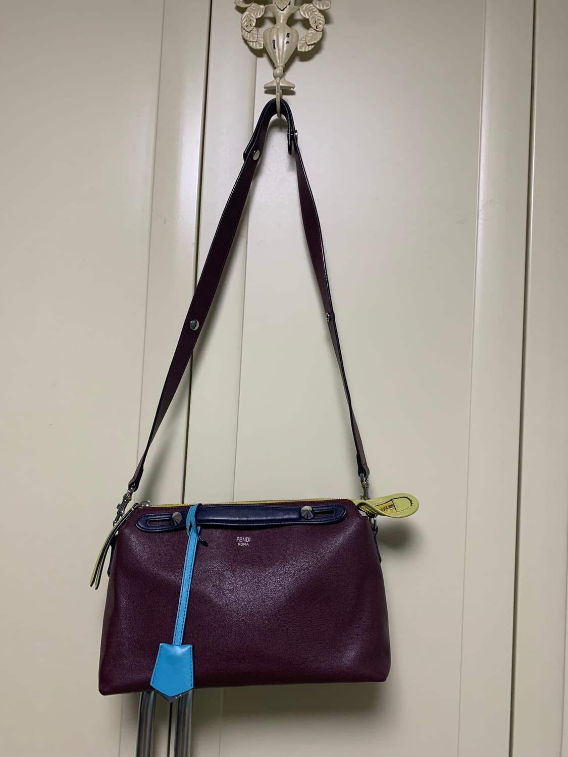 펜디 바이더웨이 버건디 숄더토트백.  정품 상품이미지2