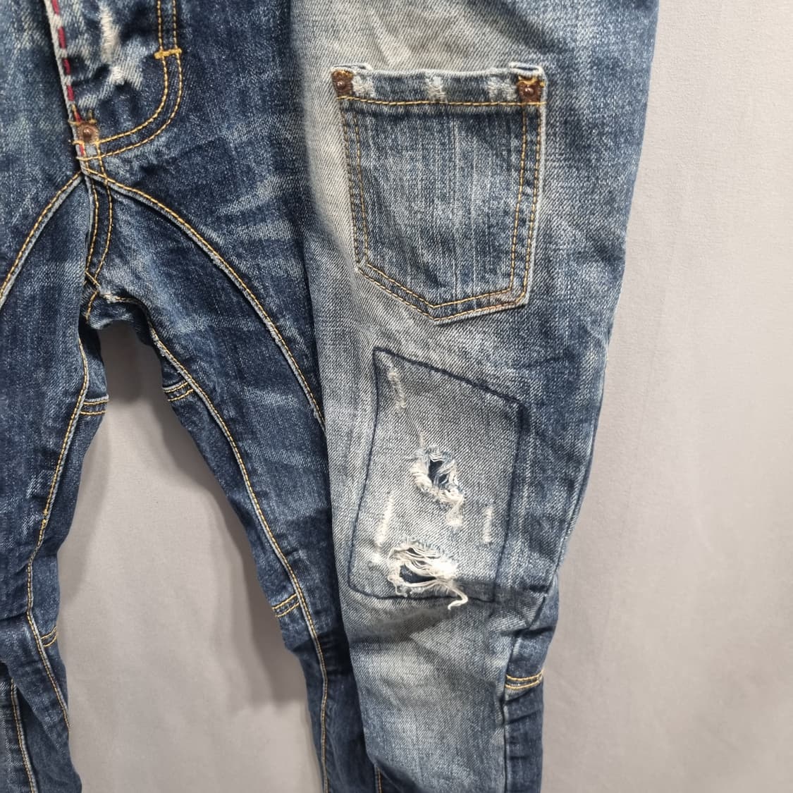 디스퀘어드2 남성 데미지 청바지 50 상품이미지3