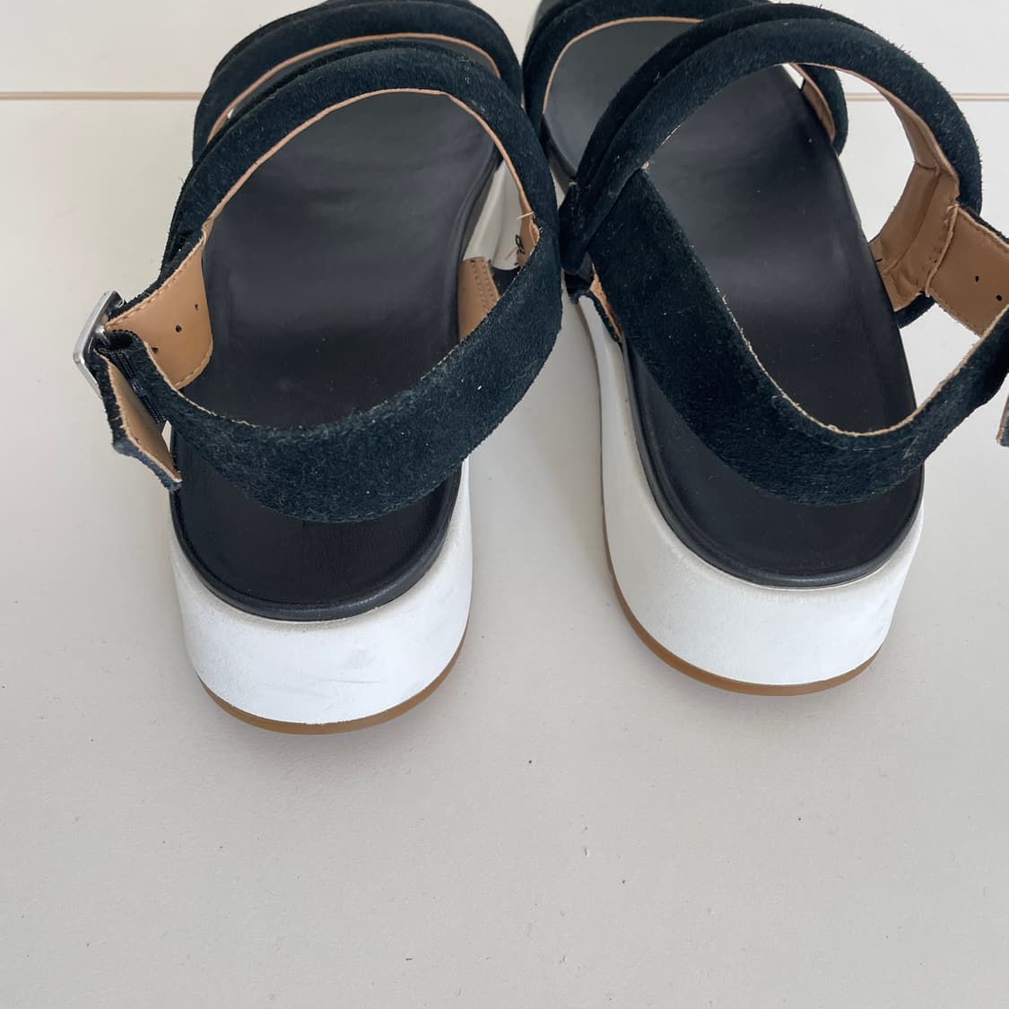 어그 UGG Lynnden 샌들 상품이미지5