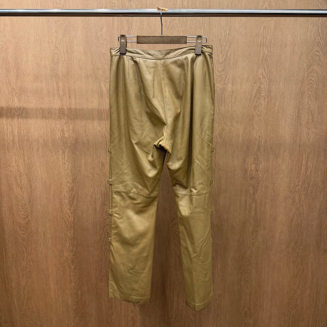 빈티지 레더 팬츠 사이드 스트랩 버클 디테일 스트레이트핏 브라운 상품이미지3