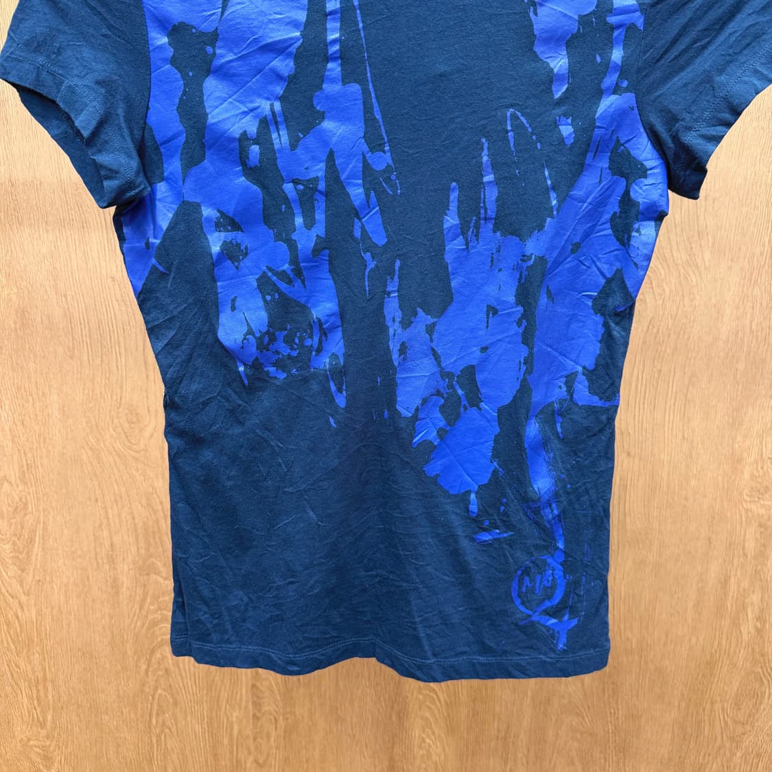 알렉산더 맥퀸 반팔 티셔츠 스플래시 아트 패턴 디테일 슬림핏 네이비 상품이미지5