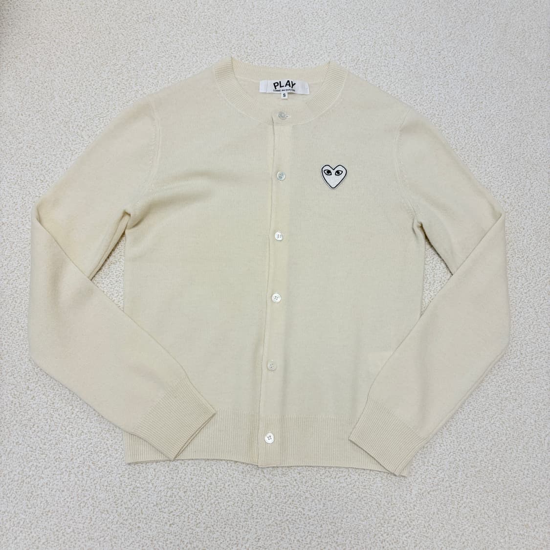 꼼데가르송 화이트 와펜 가디건 아이보리 상품이미지2