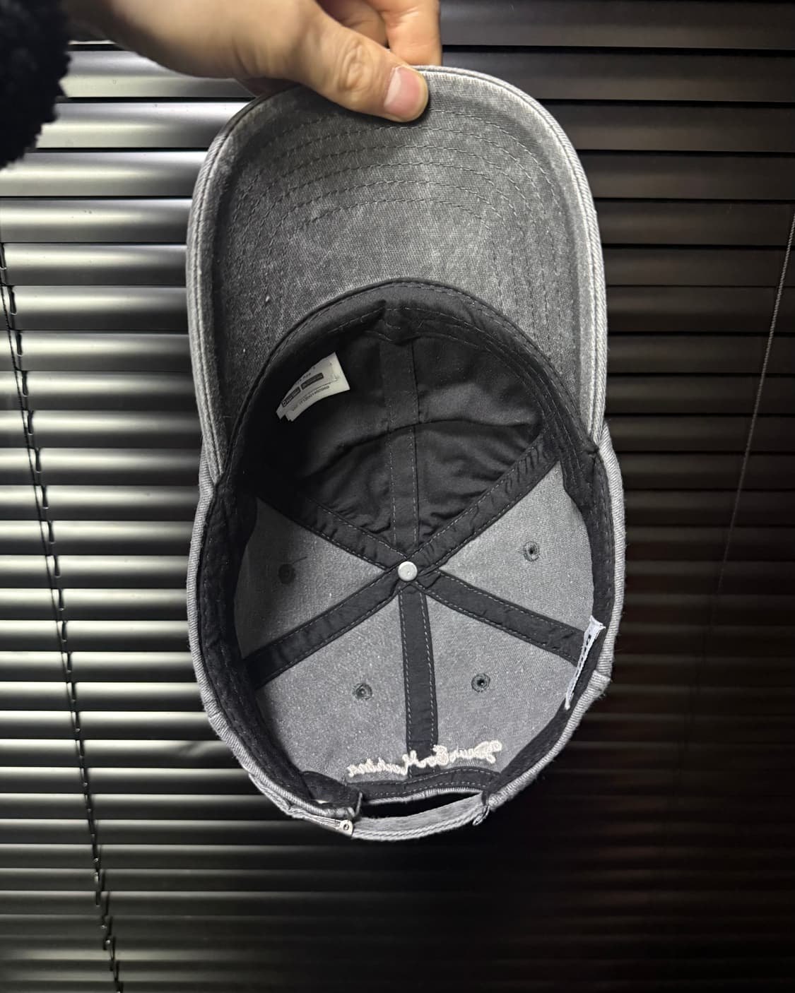 데우스 엑스마키나 워싱 데님 그레이 차콜 핑크 자수 로고 볼캡 트러커 상품이미지4