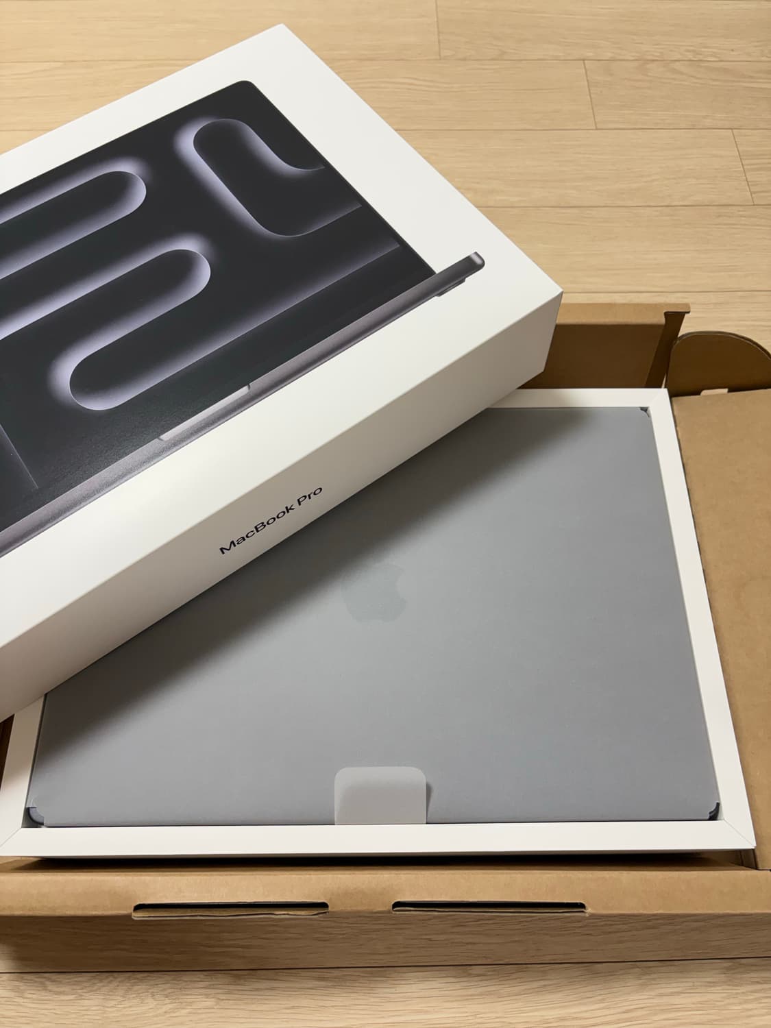 새상품) 맥북프로16 m4 24g 512ssd 스페이스블랙 상품이미지1