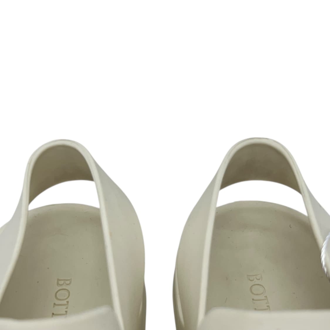 250 W 보테가 베네타 퍼들 샌들 씨 솔트 (EU38) 상품이미지5