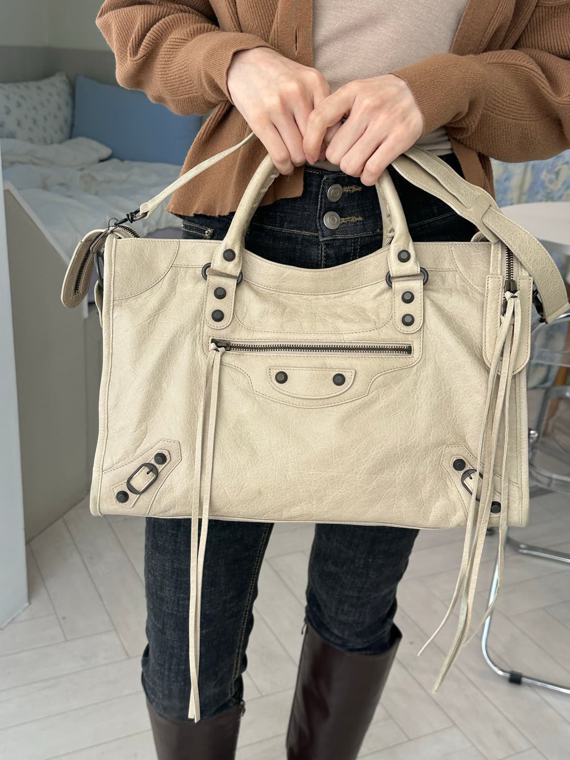 [A+ 정품] 발렌시아가 시티 모터백 미디움 아이보리 상품이미지5