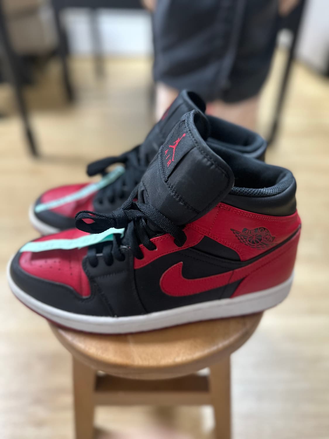 나이키 에어 조던 1 미드 브레드 265mm 상품이미지5