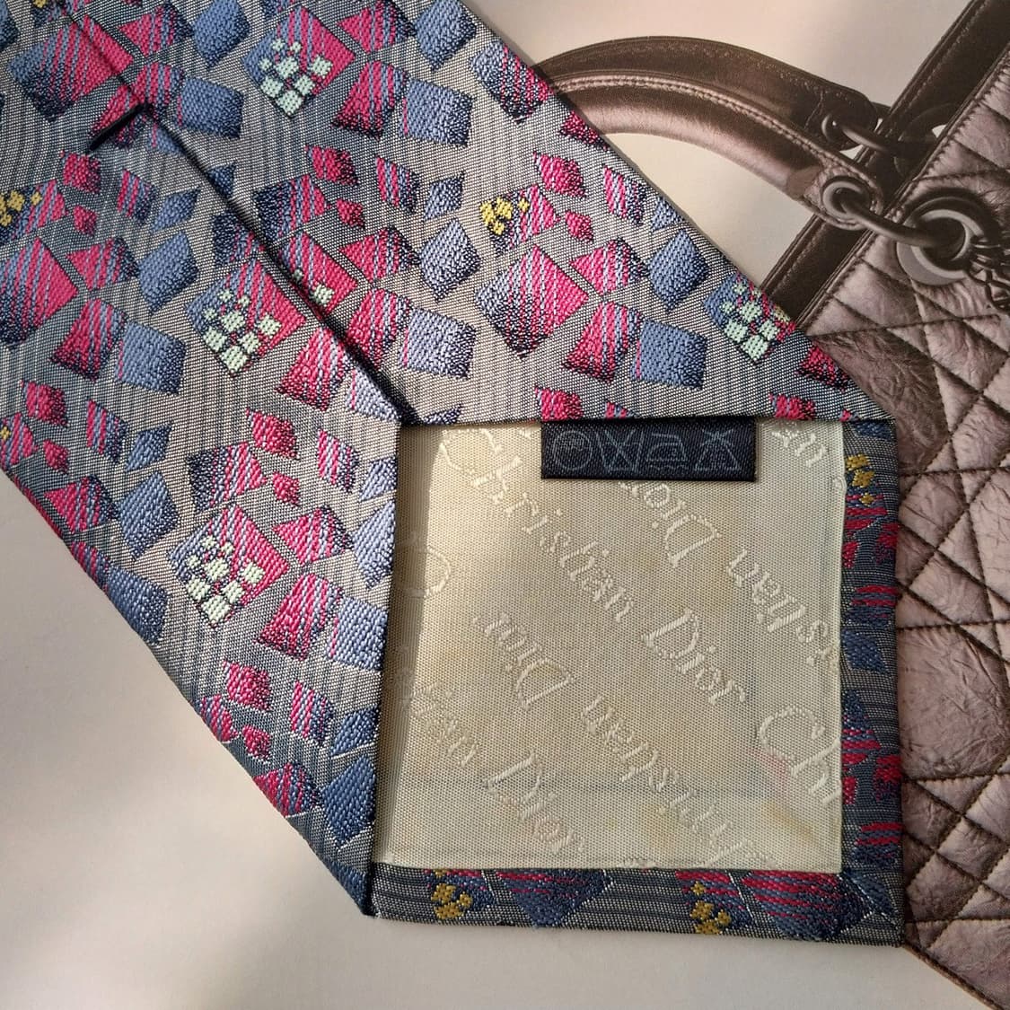 크리스찬 디올 넥타이 그레이 자카드 패턴 8.4cm A등급 K2146
 상품이미지7