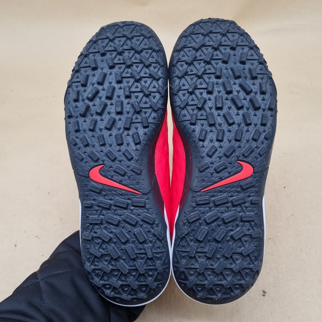 나이키 티엠포 레저드8 아카데미 아동풋살화 230 상품이미지3