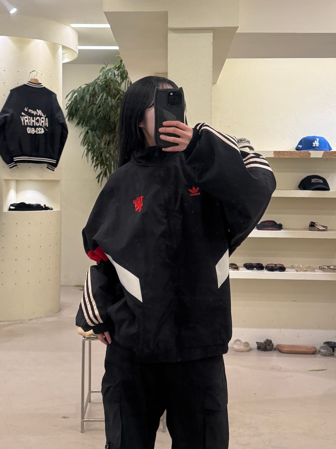 아디다스 × 맨체스터 유나이티드 올드스쿨 윈드브레이커 자켓 U194 상품이미지1