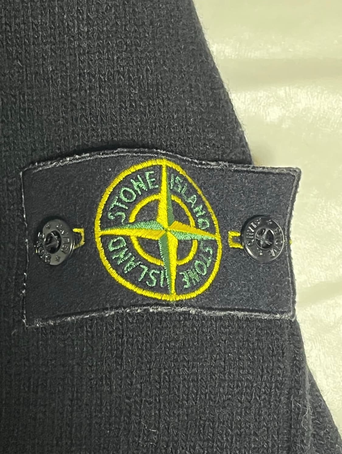 스톤아일랜드 버튼 하프 지퍼 스웨터 상품이미지3