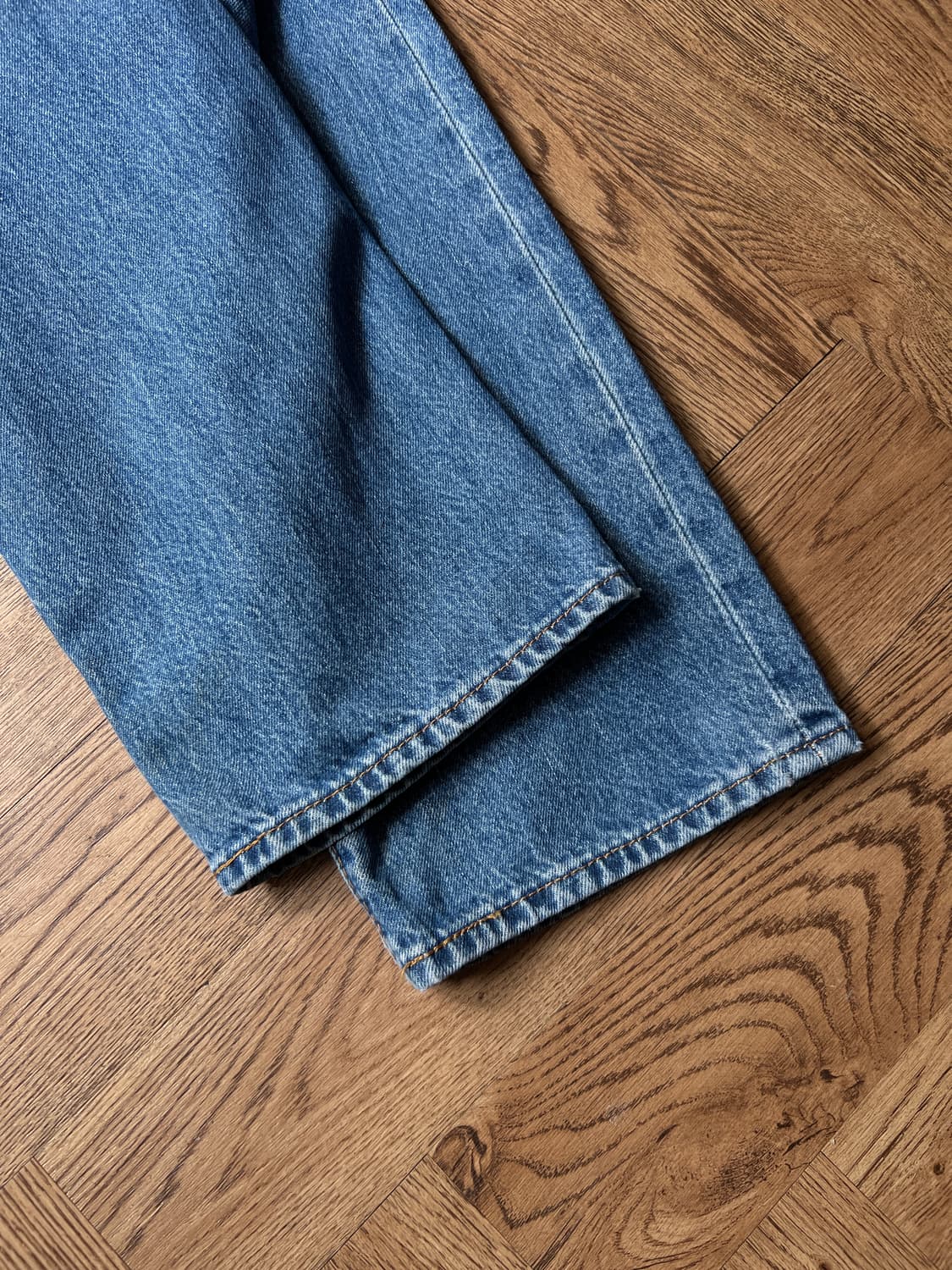 [33]리바이스 501 미디엄블루 워싱 스트레이트 데님 팬츠 상품이미지5