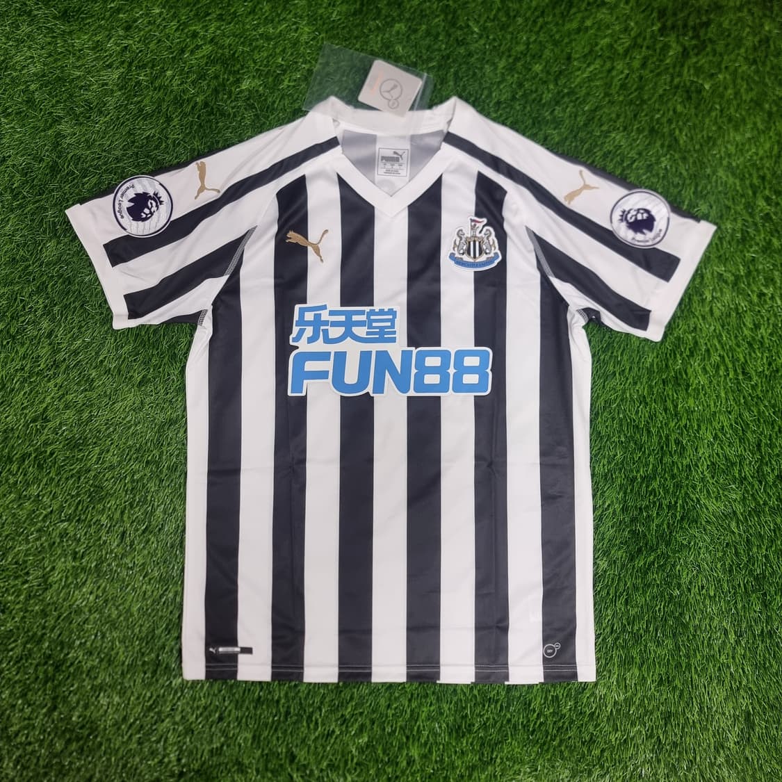 18-19시즌 뉴캐슬 홈 유니폼 #4 기성용 상품이미지2