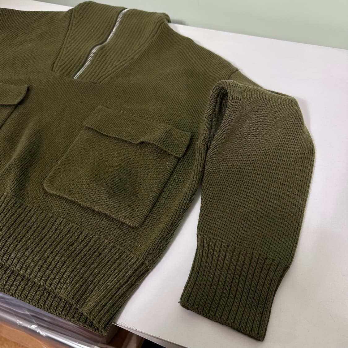 우먼FREE 자라 카키 투포켓 하이넥 반집업니트 상품이미지5