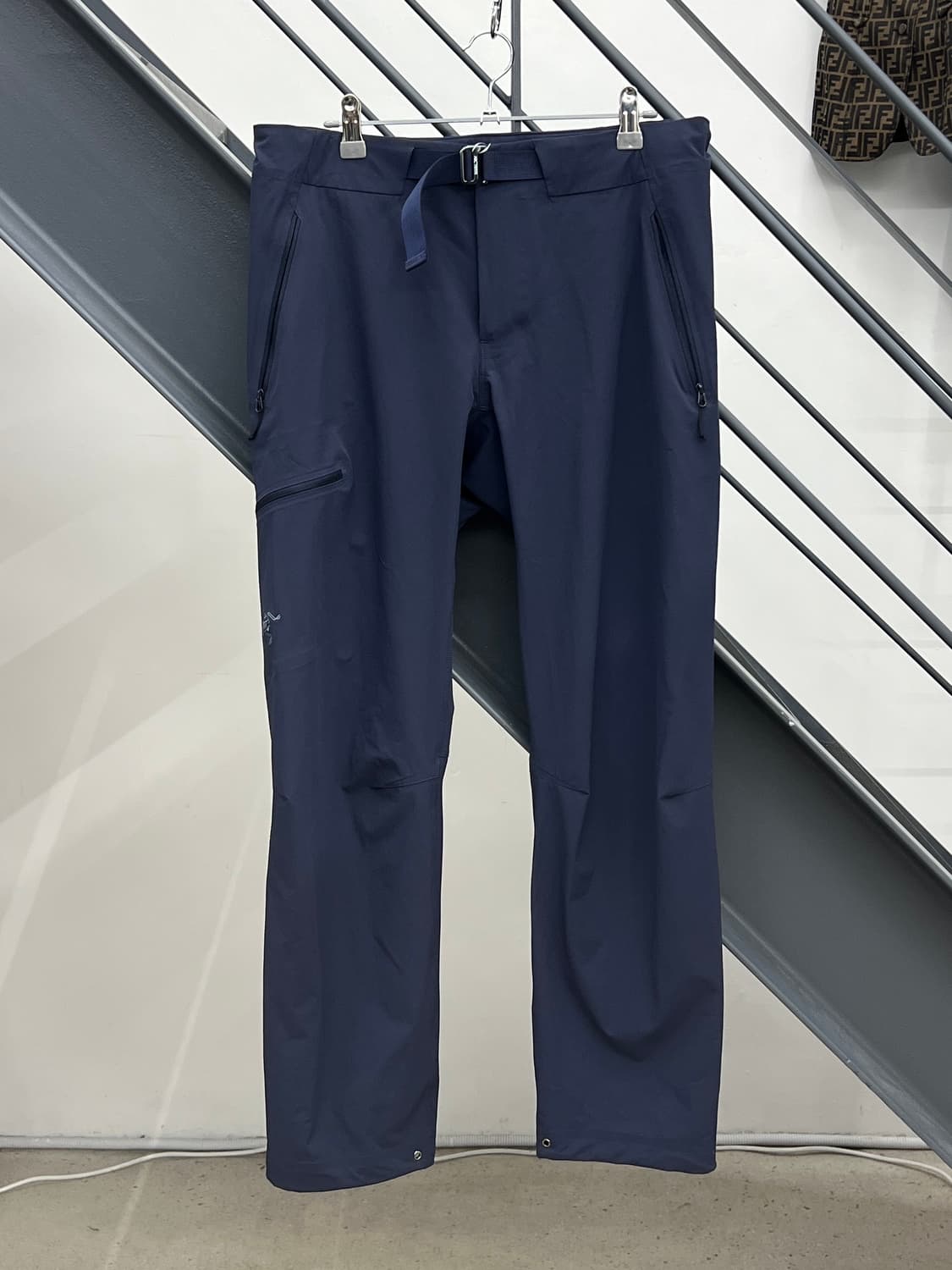 아크테릭스 25SS 블랙 사파이어 감마 팬츠 상품이미지1