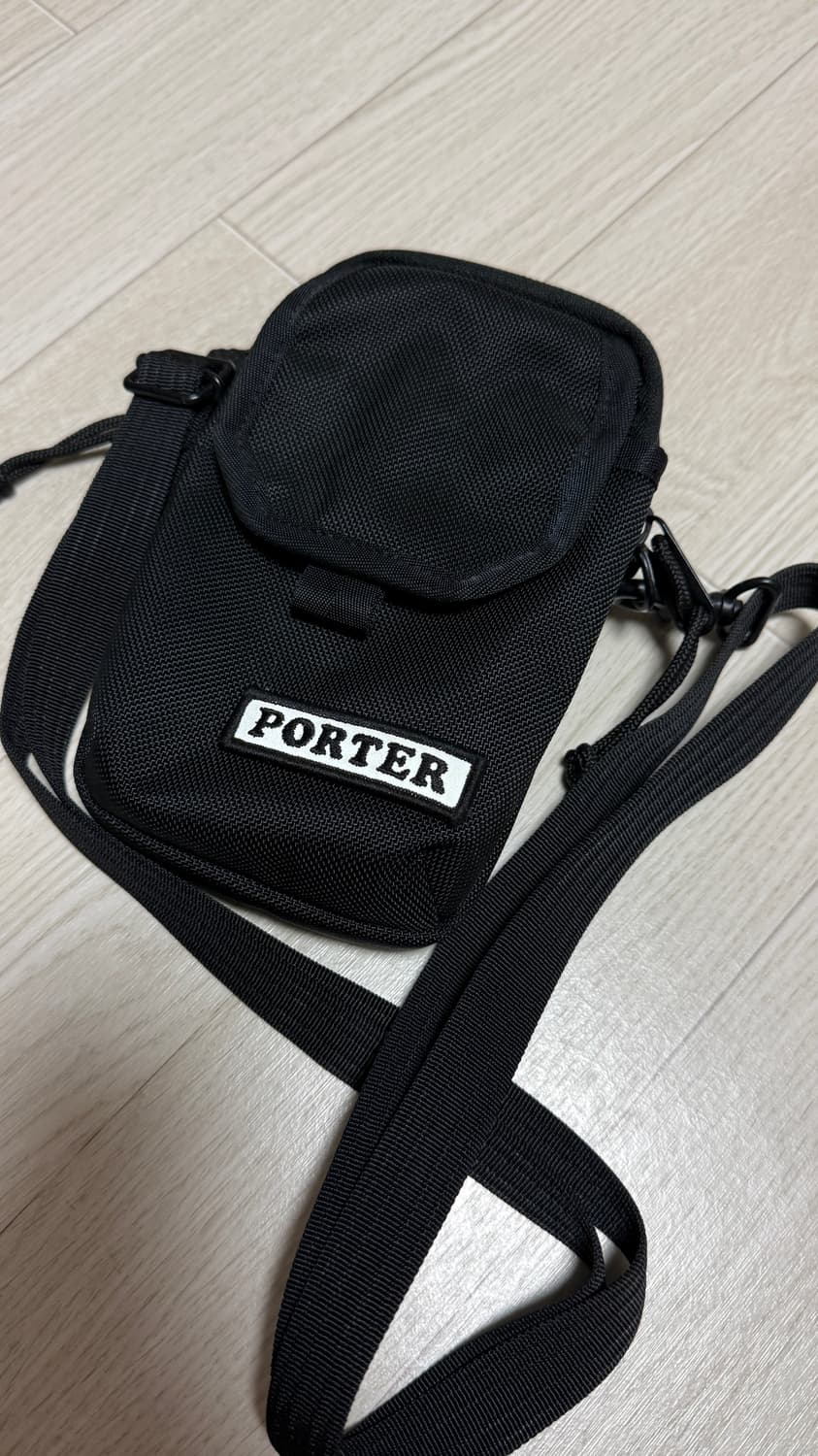 포터 캐스퍼 숄더 파우치(L) 상품이미지1